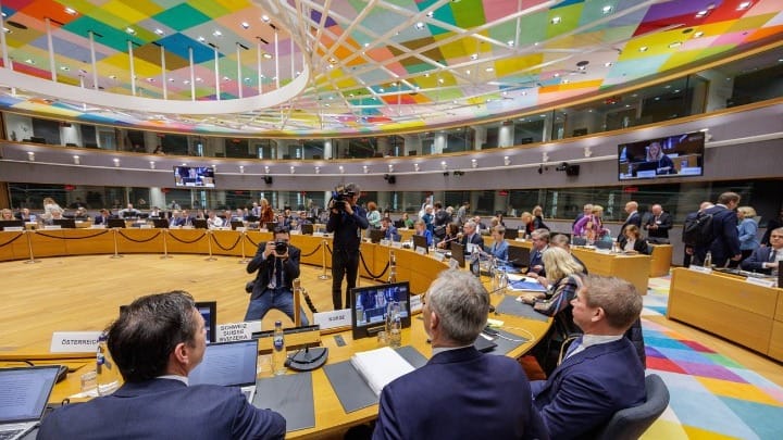 Συμβούλιο ECOFIN: Οι χώρες μέλη ενέκριναν τη φορολόγηση των μικρών δεμάτων που εισάγονται στην ΕΕ