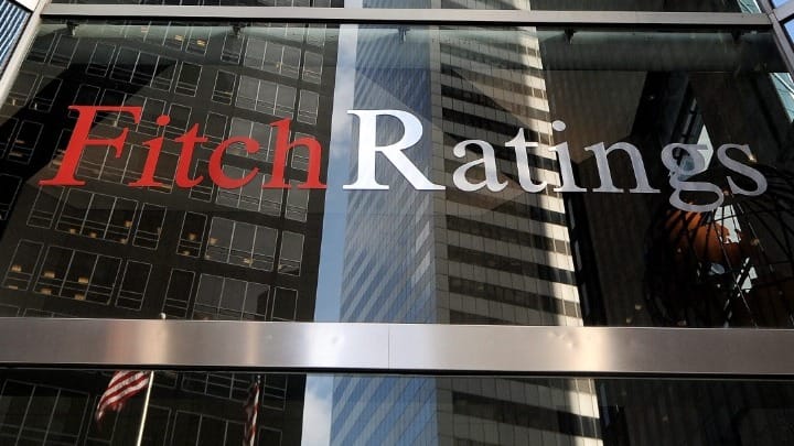 Fitch: Αναβάθμισε το αξιόχρεο της Ελλάδας στη βαθμίδα ΒΒΒ με σταθερές προοπτικές
