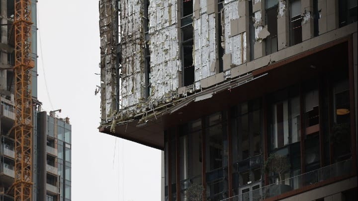Πυρκαγιά κοντά στο αεροδρόμιο του Ντουμπάι εξαιτίας «συμβάντος συνδεόμενου με drone»