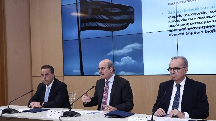 Κ. Χατζηδάκης: 5,3 δισ. από το Κοινωνικό Κλιματικό Ταμείο για περιβάλλον, στέγαση, μεταφορές