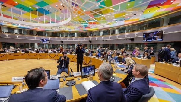 Συμβούλιο ECOFIN: Οι χώρες μέλη ενέκριναν τη φορολόγηση των μικρών δεμάτων που εισάγονται στην ΕΕ