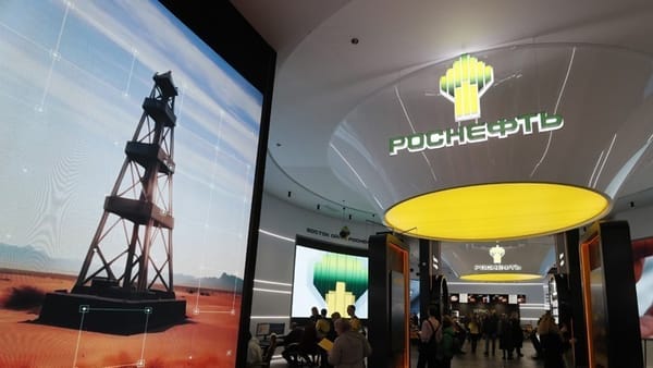 Επικεφαλής της Rosneft: Η Δύση μπορεί να αντιμετωπίσει οικονομική κρίση εξαιτίας των κυρώσεων κατά της Ρωσίας