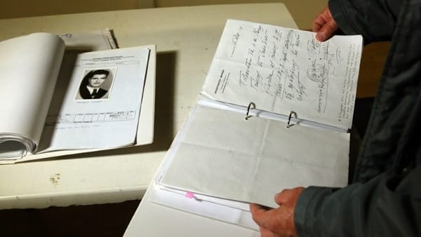 Το θέμα «Χαρακτηρισμός ή μη φωτογραφικών τεκμηρίων της εκτέλεσης των 200 πατριωτών στην Καισαριανή, την Πρωτομαγιά του 1944» συζητείται σήμερα στο ΚΣΝΜ