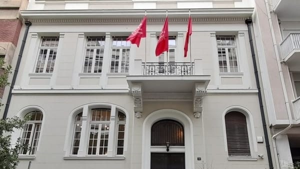 «Συγγνώμη...μιλάω», μία έκθεση με 35 γυναίκες κομίστες στο Ινστιτούτο Θερβάντες φέρνει στην επιφάνεια μία άλλη άποψη για τα καθημερινά και τα μεγάλα προβλήματα της σύγχρονης γυναίκας