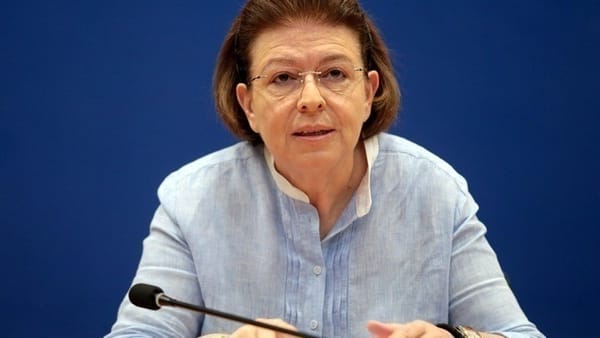Λ. Μενδώνη για θάνατο Γ. Πανουσόπουλου: Επιφανής εκπρόσωπος του Νέου Ελληνικού Κινηματογράφου