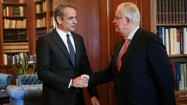 Συνάντηση του πρωθυπουργού με τον ΠτΔ