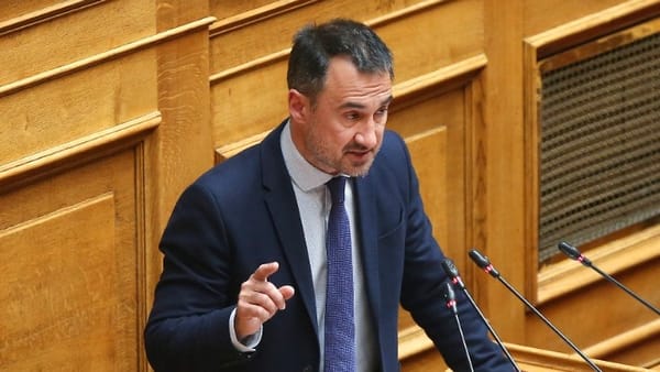 Αλ. Χαρίτσης: Η κυβέρνηση ενδίδει πλήρως στις πιέσεις των λόμπι ορυκτών καυσίμων