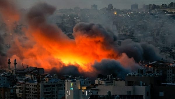 Ο στρατός του Ισραήλ βομβαρδίζει τις πρωτεύουσες του Ιράν και του Λιβάνου