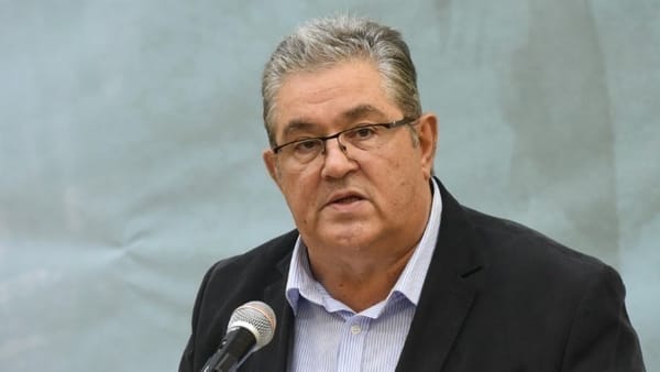 Δ.Κουτσούμπας: Η ουσία είναι το θεσμικό πλαίσιο που έχουν ψηφίσει ΝΔ, ΠΑΣΟΚ, ΣΥΡΙΖΑ, που ως δόγμα έχει το “ουδείς εξαιρείται των παρακολουθήσεων”