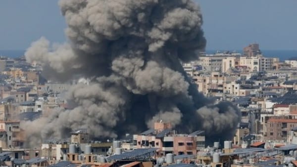 Α. Αλμπανέζι (Αυστραλός πρωθυπουργός): Βλήμα του Ιράν κατέπεσε κοντά στο αρχηγείο του στρατού της Αυστραλίας στα ΗΑΕ