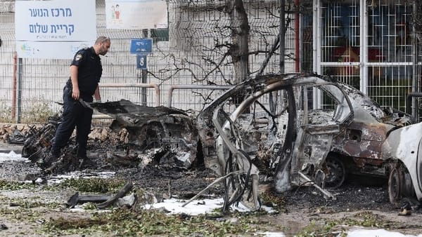 Δυο νεκροί κοντά στο Τελ Αβίβ εξαιτίας πλήγματος πυραύλου του Ιράν
